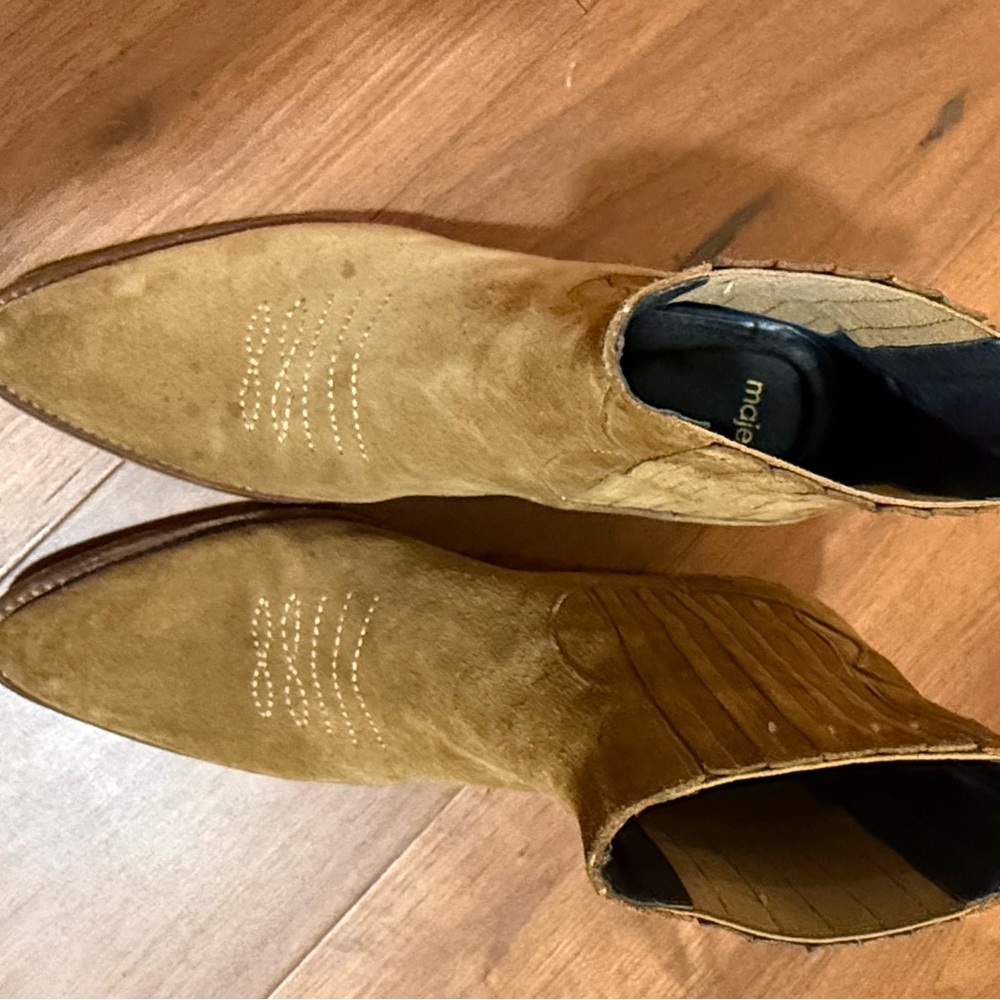 Boots - Picture 3 of 3